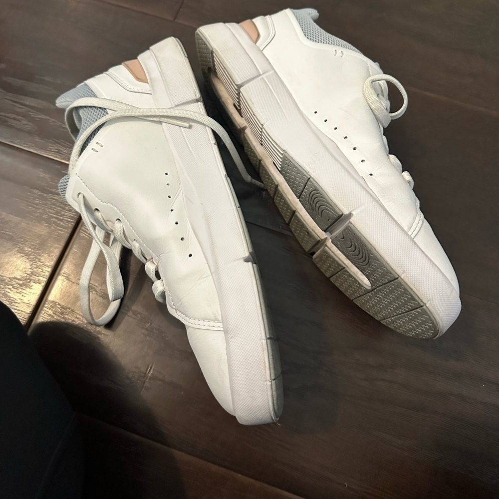 Find cloud shoes - Picture 3 of 5